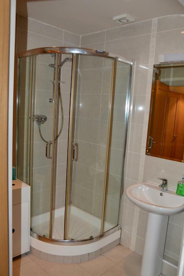 Apartment 3, Oakleigh House, Donnybrook Hill, Douglas Корк Екстериор снимка